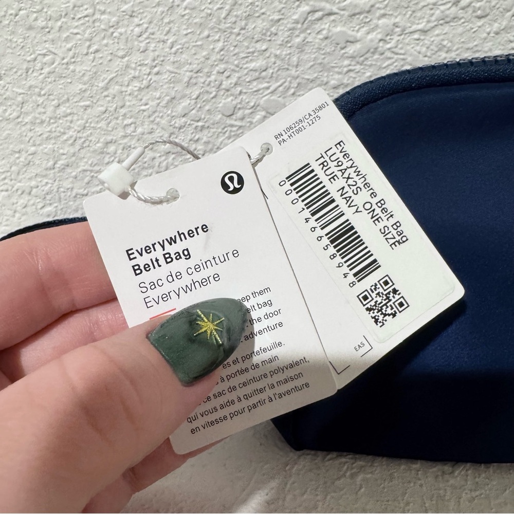 NWT Lululemon Everywhere Belt Bag Large 2L Long Strap | Dark Navy - Picture 5 of 11